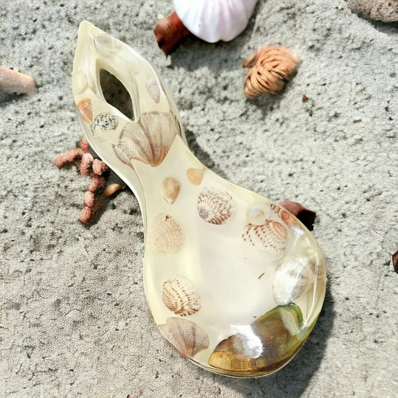 Vintage Lucite Sea Shell Beige Spoon Rest 8.5" Long MCM Coastal Decor - Picture 1 of 6